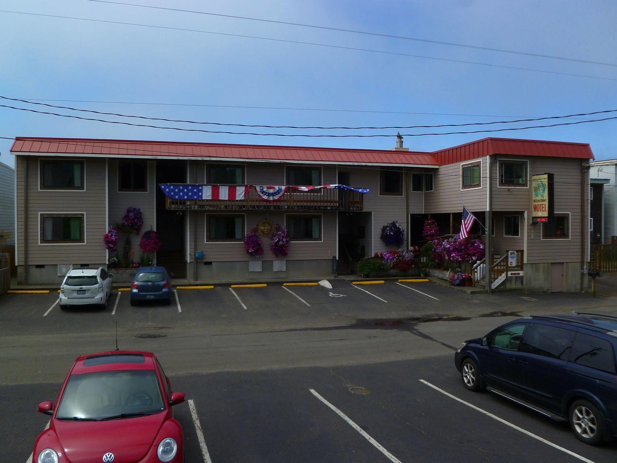 Tradewinds Motel Рокуэй-Бич Экстерьер фото